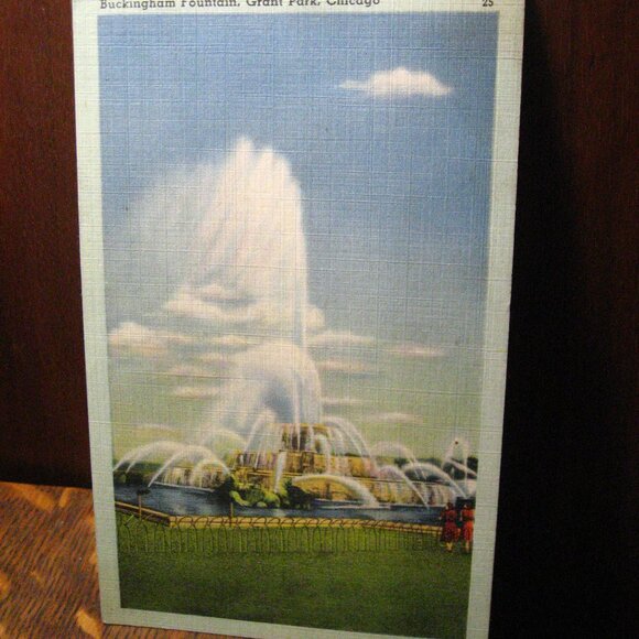 Clarence F. Buckingham Memorial Fountain 1940's Postcard - Picture 2 of 5